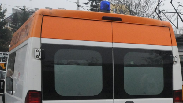 Кола се заби в патрулка във Видин, има жертва и петима ранени