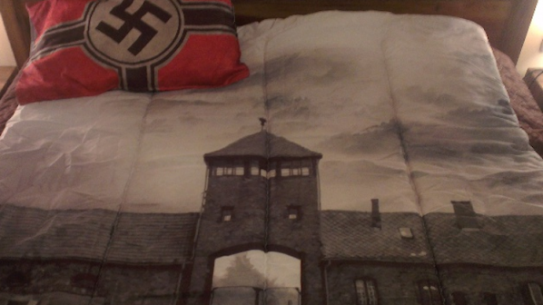Наши спални комплекти за нацисти разгневиха Полша