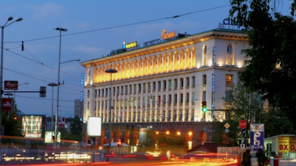 Подменят 9 000 улични лампи в София