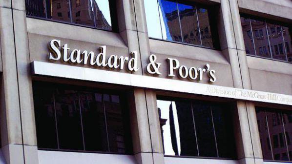 Standart &amp; Poor's постави под наблюдение рейтинга на Русия
