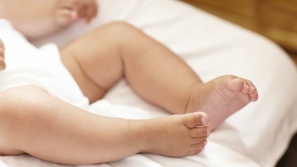 Първото бебе във Варна за тази година е родено минута след полунощ