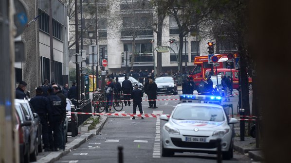 Служителка на &quot;Шарли Ебдо&quot;: Нападателите крещяха, че са от &quot;Ал Кайда&quot; (обновена+