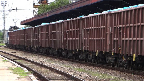 Дерайлирал вагон спря влаковете от София за Бургас