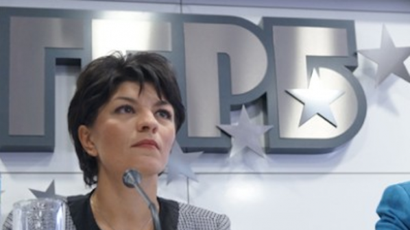 Десислава Атанасова: Идеята на ДПС за вот на недоверие е фарс