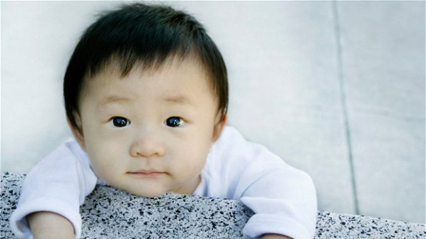 Китайка се опита да продаде бебето си за 6700 долара