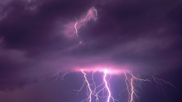 Гръмотевична буря в Пловдив