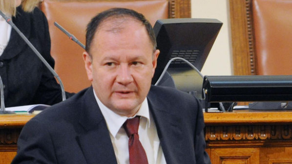 Миков надъхва червени кметове за местните избори