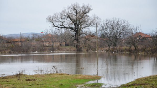 Високото ниво на подпочвени води причинили наводненията в Шуменско