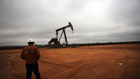 Цените на петрола ще ударят дъното, прогнозира МАЕ