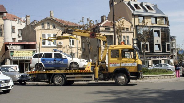 Нов паяк вдига мощни автомобили над 3 тона в Бургас