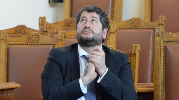 Правосъдният министър ще иска дисциплинарно производство срещу Владимира Янева заради &quot;Червеи&q