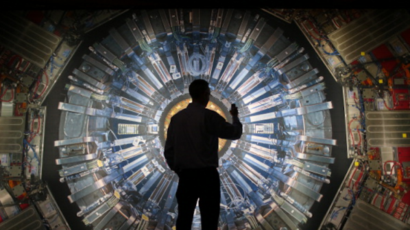 Учени: Ще открием нова частица в Големия адронен колайдер