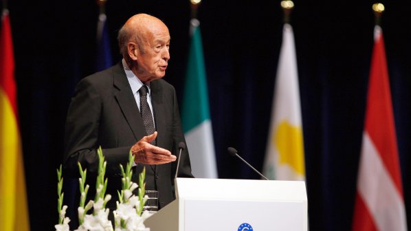 Бивш френски президент: Гърция да излезе от Еврозоната