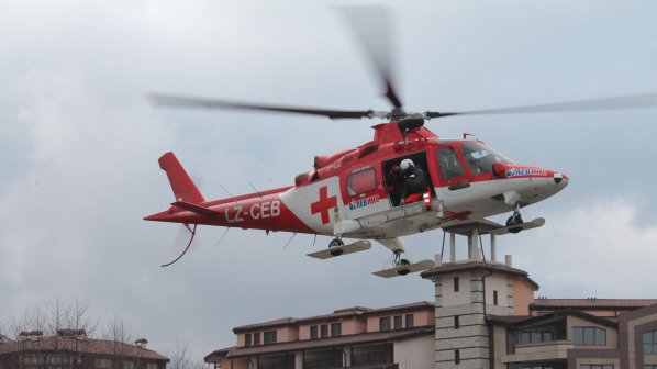 Хеликоптер ще спасява двама британски туристи в Банско