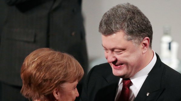 Порошенко и Меркел осъдиха атаката на сепаратистите срещу Дебалцево