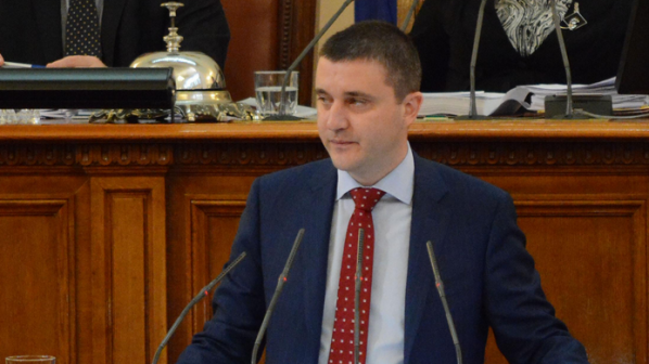 Горанов: Дебатът за великденските добавки все още не е приключил