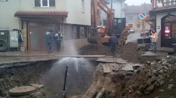 Водопровод аварира заради водния цикъл на Сливен