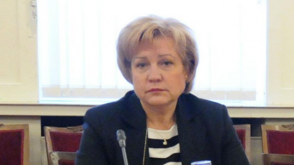 Менда Стоянова: Искров е морално задължен да подаде оставка (видео)
