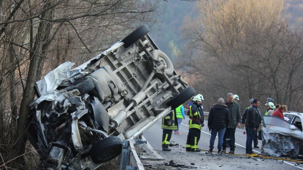 Установиха самоличността на загиналия при жестока катастрофа край Благоевград (обновена+снимки)