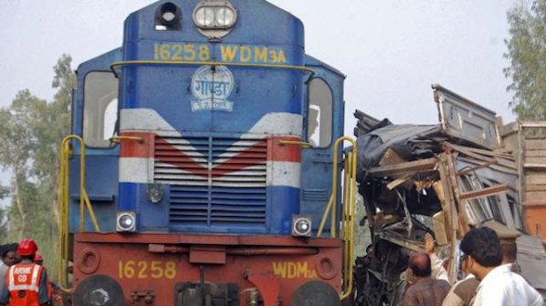 Железопътна катастрофа в Индия отне 15 живота