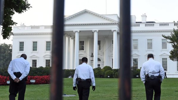 Обама избягва среща с шефа на НАТО във Вашингтон