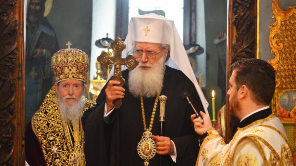Патриарх Неофит оглави празничната литургия в храм &quot;Св. София&quot;
