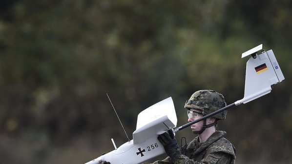 Армията се въоръжава с нов модел безпилотни самолети