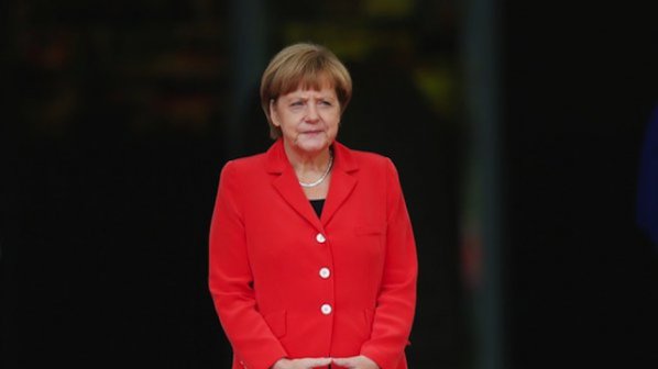 Меркел: В Украйна е по-спокойно, въпреки че примирието не се спазва