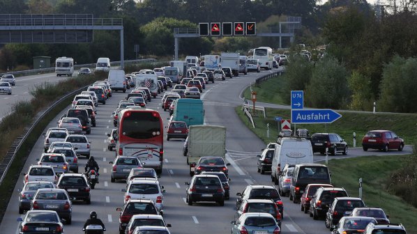 Шофьорите на леки коли ще плащат за германските магистрали