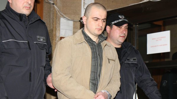 12 години затвор за убиеца на Хюлия