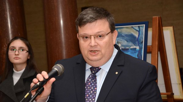 Цацаров: Ще има нови обвинения за КТБ