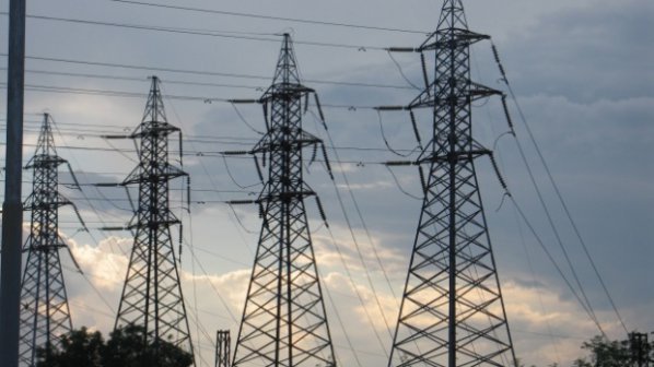 Около 300 потребители на ЧЕЗ са без ток в област Перник