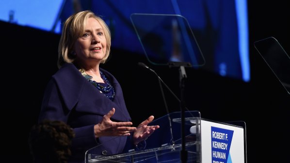 Хилари Клинтън започна предизборната си кампания с малки прояви