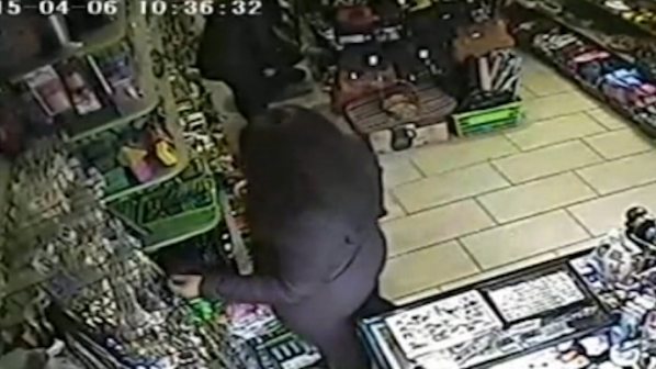 Отново разпространиха видео на крадли в магазин (снимки+видео)