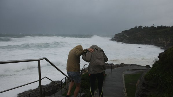Силна буря в Австралия, трима са загинали (обновена)