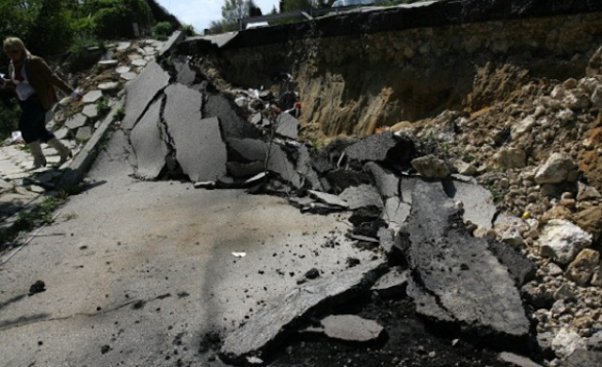 Геолози: Без аварийни дейности свлачищата в Кърджали ще се активизират отново