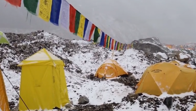 Нова лавина в Непал, 250 души се смятат за изчезнали (обновена)