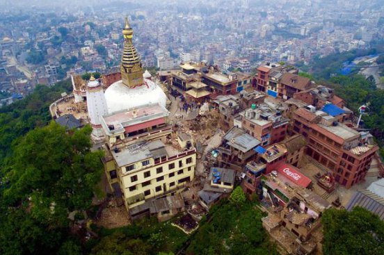 Опустошенията в Непал от птичи поглед (видео)