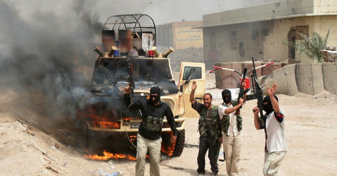 ИД удари правителствени сгради в Ирак