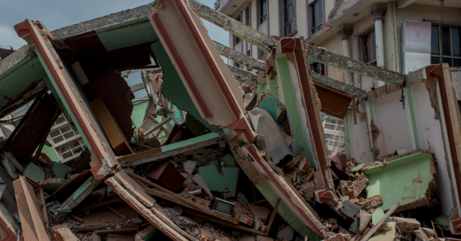 Земетресението в Непал активира огромно свлачище (видео)