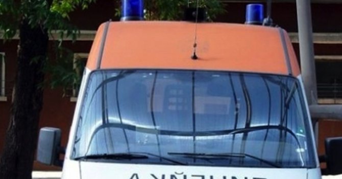 Таксиметров шофьор се заби в стълб в Пловдив и почина (снимка)