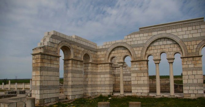 Даряват пари за реставрацията на Голямата базилика в Плиска