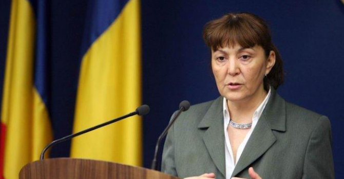 Експравосъдният министър на Румъния: С промените в Конституцията се прахосва време