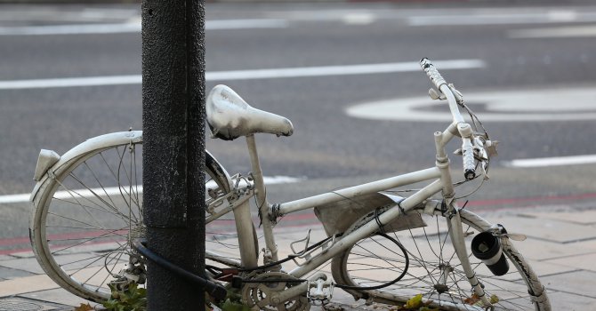 Шофьорка прати 13-годишна велосипедистка в болница