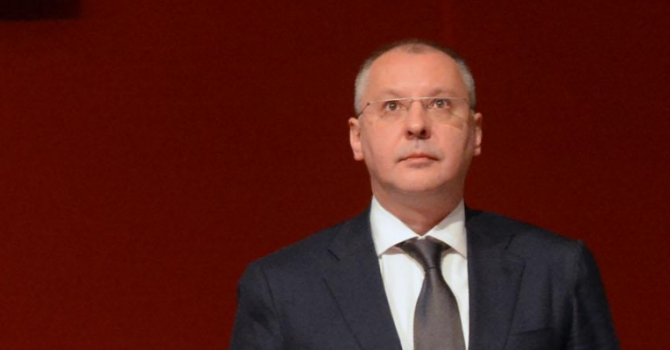 Станишев отложи другарския съд в БСП