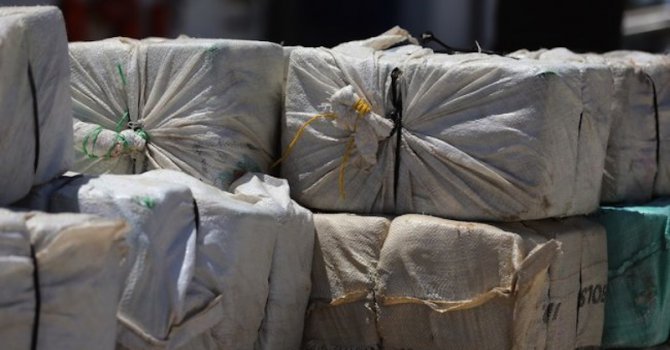 Заловиха 1,8 тона кокаин на кораб край Испания