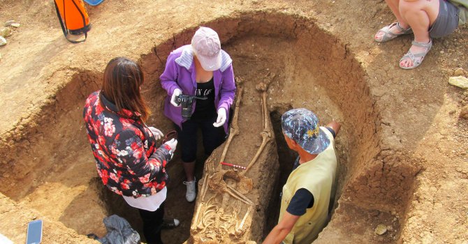 Археолози откриха гробове и пещи край Харманли (снимки)