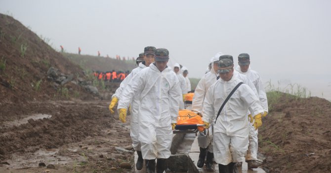 Броят на жертвите от корабокрушението на река Яндзъ надхвърли 430