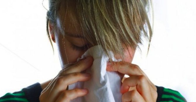 Летен вирус предизвиква болки в гърлото и суха кашлица
