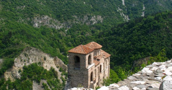 Пътят към Асеновата крепост остава затворен